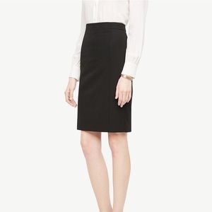 Ann Taylor Seamed Pencil Skirt in Seasonless Stretch